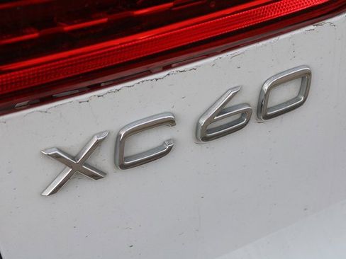 Used 2022 Volvo XC60 B6 Inscription w/ Advanced Package image 10