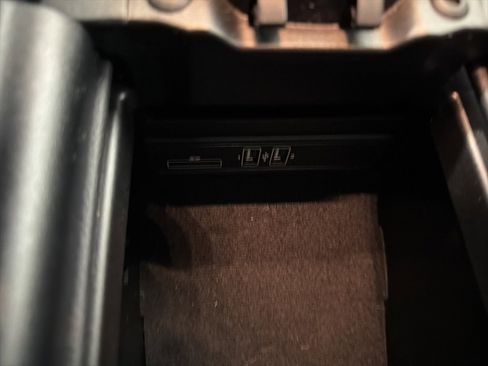 Used 2018 Mercedes-Benz E 43 AMG 4MATIC Sedan w/ Premium 3 Package image 22