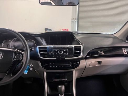 Used 2017 Honda Accord LX image 20