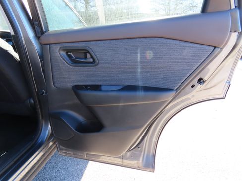 Used 2023 Nissan Rogue S image 12