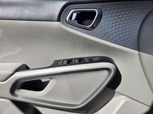 Certified 2025 Kia Soul S image 25