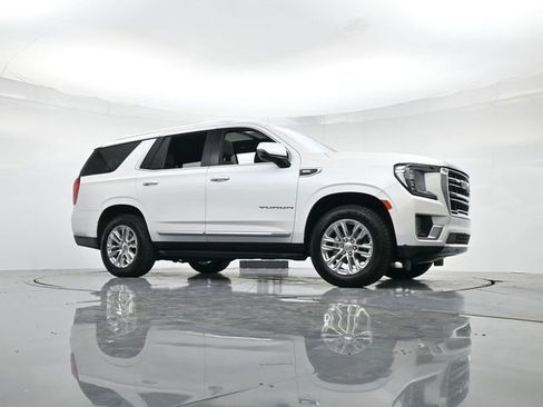 Used 2022 GMC Yukon SLT w/ SLT Premium Package image 35