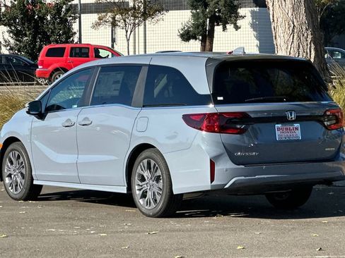 New 2026 Honda Odyssey Touring image 6
