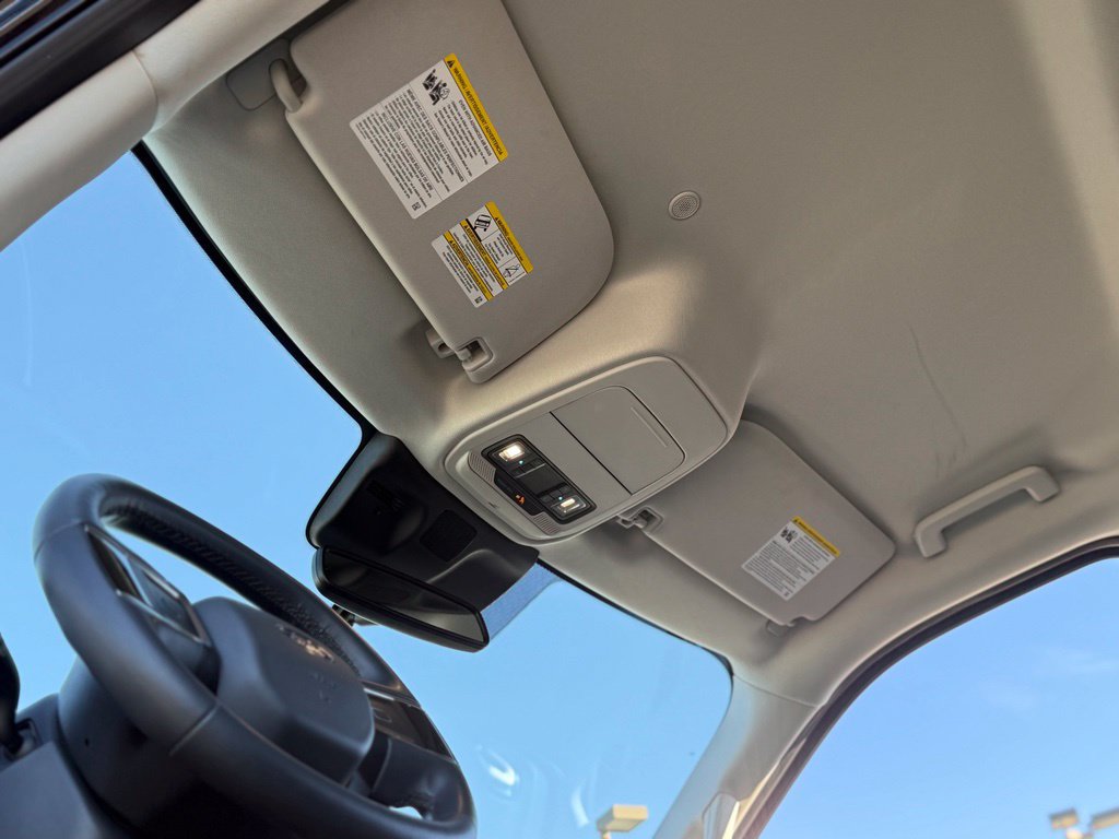 Used 2025 Ford Expedition Active AWD/4WD image 31