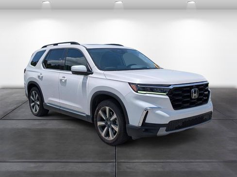 Used 2025 Honda Pilot Elite image 2