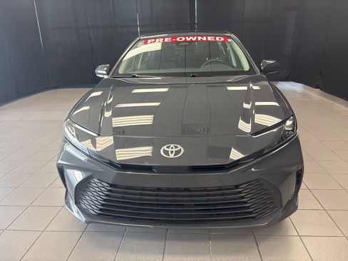 Used 2025 Toyota Camry LE image 7