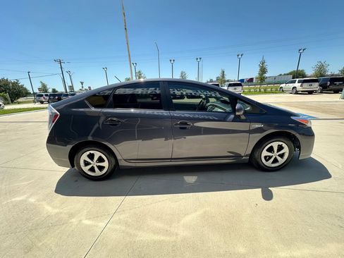 Used 2015 Toyota Prius Three FWD image 6