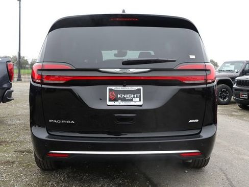New 2026 Chrysler Pacifica Select image 7