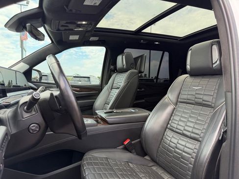 Used 2021 Cadillac Escalade Sport Platinum AWD/4WD image 23
