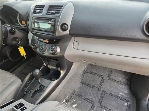 Used 2012 Toyota RAV4 image 19