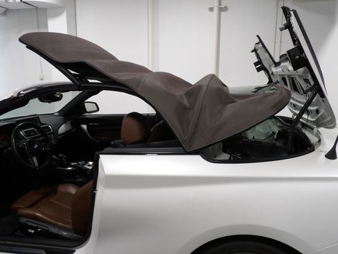 Used 2016 BMW M235i xDrive Convertible image 8