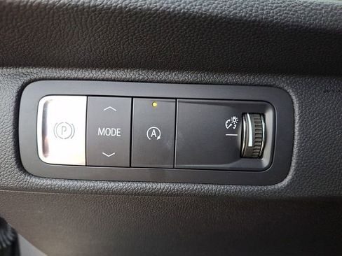 Used 2025 Chevrolet Traverse LT image 24