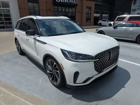 Used 2025 Lincoln Aviator Reserve w/ Equipment Group 201A AWD/4WD image 2