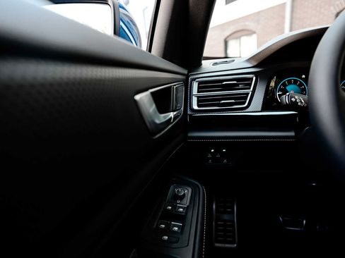 New 2025 Volkswagen Atlas Cross Sport SEL Premium R-Line image 23