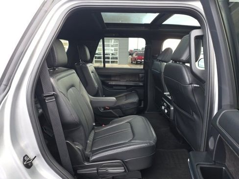 Used 2021 Ford Expedition Limited image 12