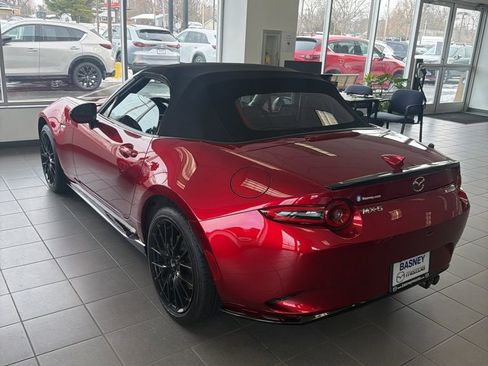 Certified 2025 MAZDA MX-5 Miata Club w/ Brembo/BBS Recaro Package image 8