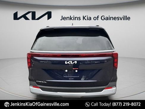 New 2026 Kia Carnival EX image 4