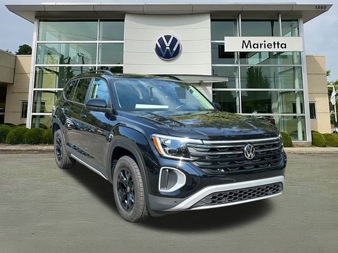 New 2026 Volkswagen Atlas Peak Edition AWD/4WD image 1