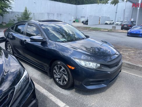 Used 2018 Honda Civic EX image 5