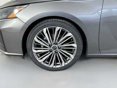 Used 2023 Nissan Altima 2.5 SL FWD image 33