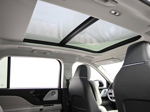 New 2026 Lincoln Aviator Reserve image 17