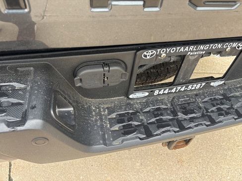 Used 2023 Toyota Tacoma TRD Off-Road w/ TRD Premium Off Road Package AWD/4WD image 27