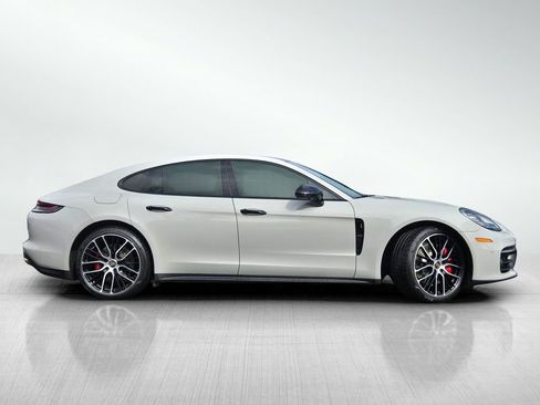Used 2021 Porsche Panamera 4S image 3