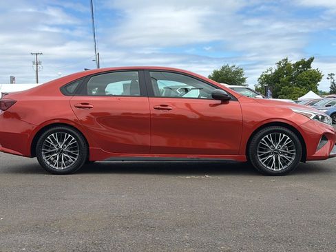 Used 2022 Kia Forte GT-Line w/ GT-Line Premium Package FWD image 3