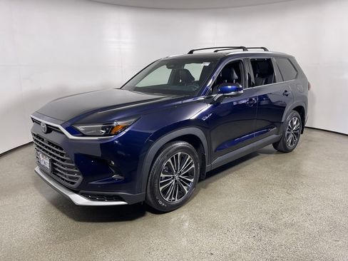 Certified 2026 Toyota Grand Highlander AWD Hybrid image 7