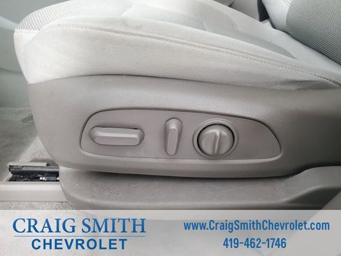 Used 2021 Chevrolet Traverse LT FWD image 11