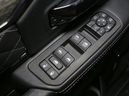 Used 2025 RAM 3500 Limited AWD/4WD image 37