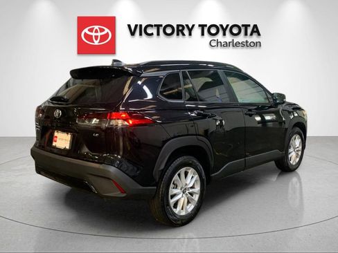 Used 2026 Toyota Corolla Cross LE FWD image 7