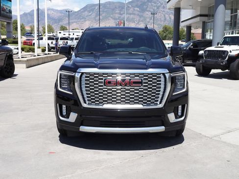 Used 2024 GMC Yukon Denali w/ Advanced Technology Package AWD/4WD image 9