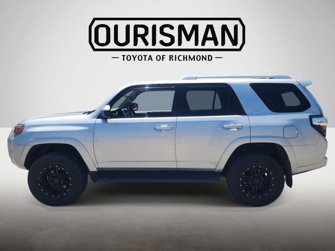 Used 2015 Toyota 4Runner SR5 AWD/4WD image 7