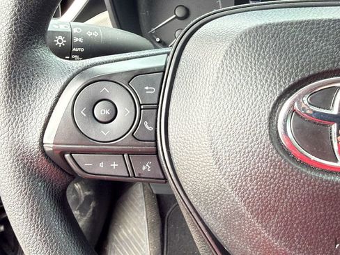Used 2025 Toyota Corolla LE FWD image 7