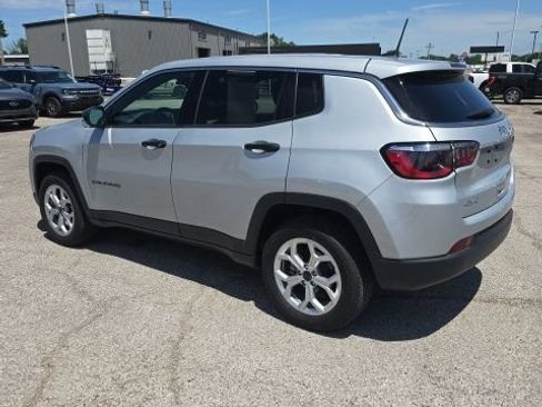 Used 2025 Jeep Compass Sport AWD/4WD image 7