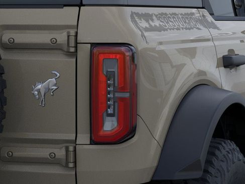 New 2025 Ford Bronco Badlands w/ Sasquatch Package image 23