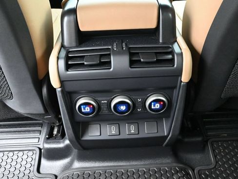 Used 2026 Land Rover Defender 110 X-Dynamic SE AWD/4WD image 17