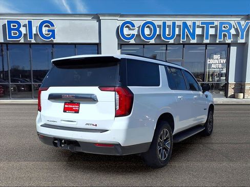 Used 2022 GMC Yukon XL AT4 image 5