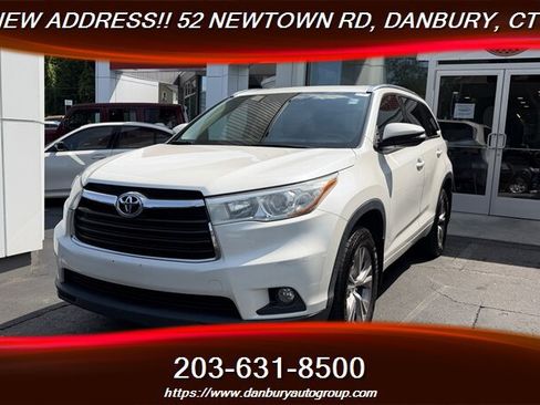 Used 2015 Toyota Highlander XLE AWD/4WD image 1