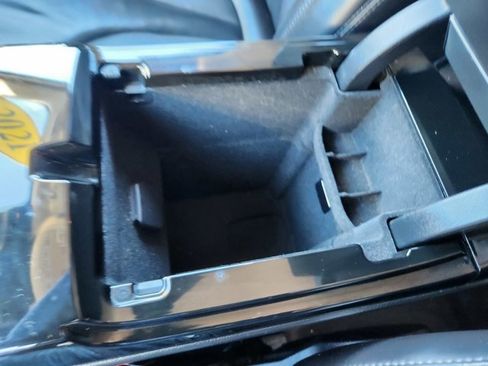 Used 2021 Lincoln Nautilus Standard w/ Equipment Group 101A image 13