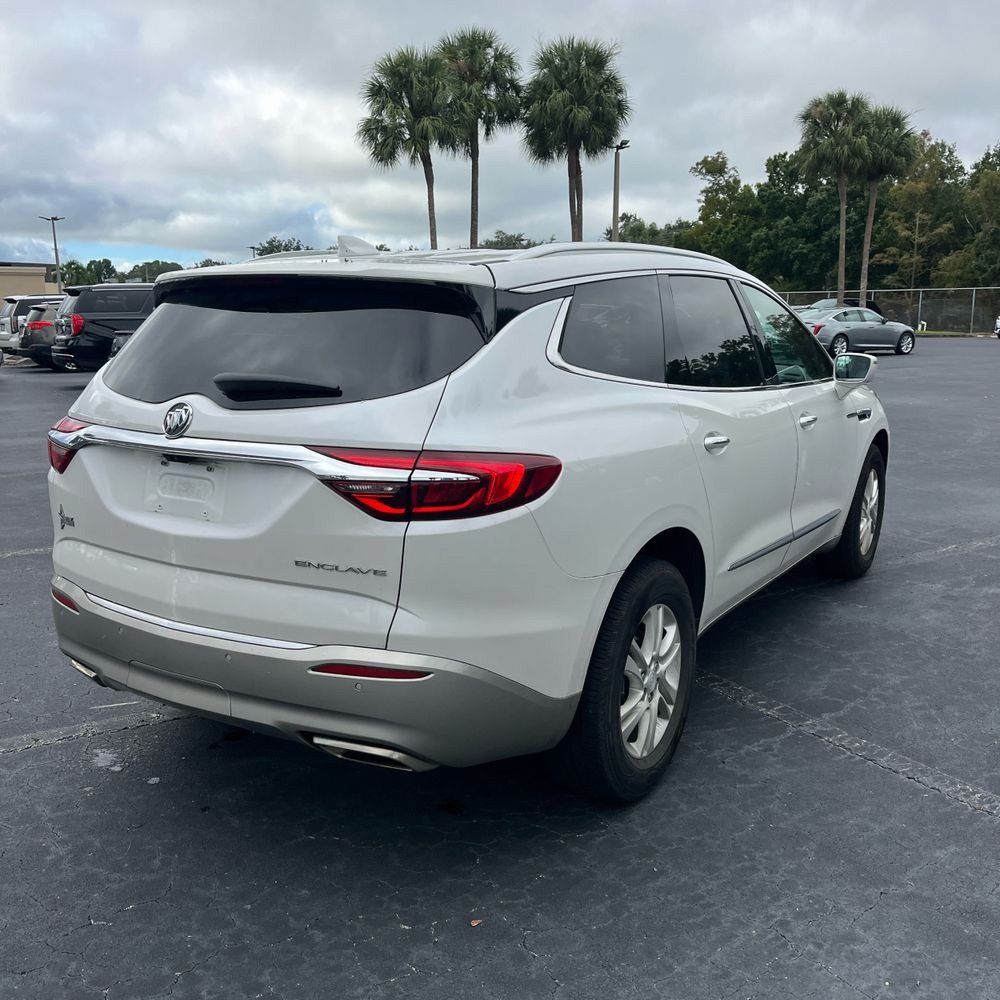 Used 2019 Buick Enclave Essence FWD image 3