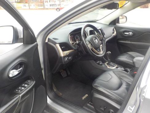 Used 2014 Jeep Cherokee Limited image 16