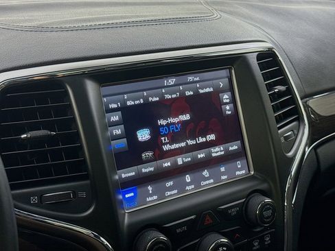 Used 2018 Jeep Grand Cherokee Overland AWD/4WD image 18
