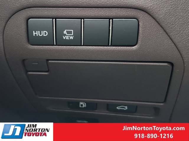 Used 2020 Lexus LS 500 w/ Interior Upgrade Package RWD image 23