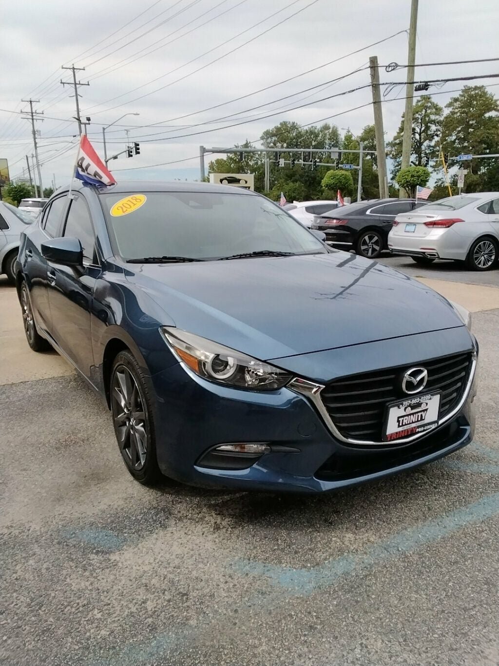 Used 2018 MAZDA MAZDA3 Touring FWD image 5