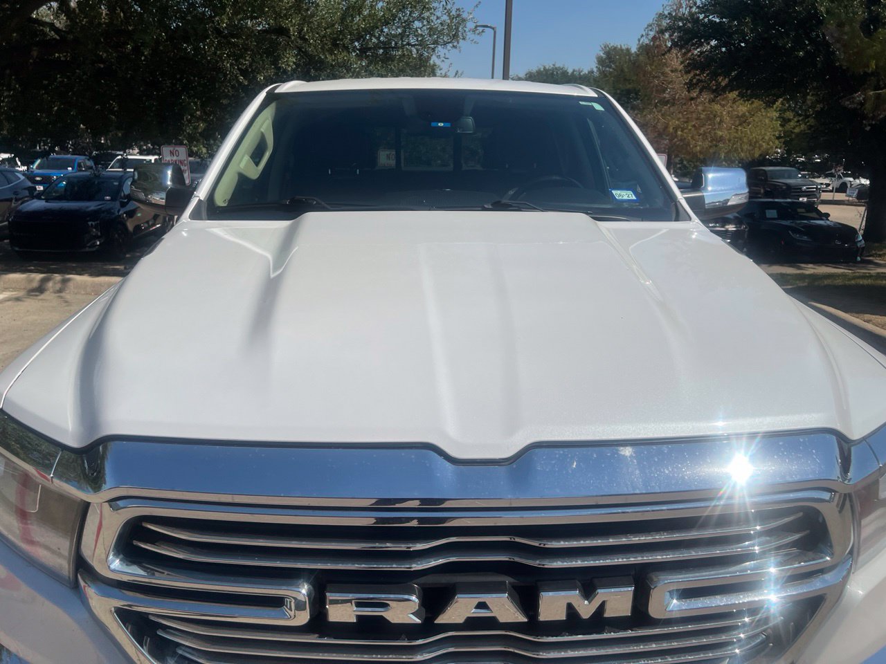 Used 2019 RAM 1500 Laramie AWD/4WD image 10