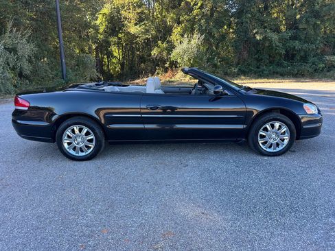Used 2004 Chrysler Sebring Limited w/ Driver Convenience Group image 6