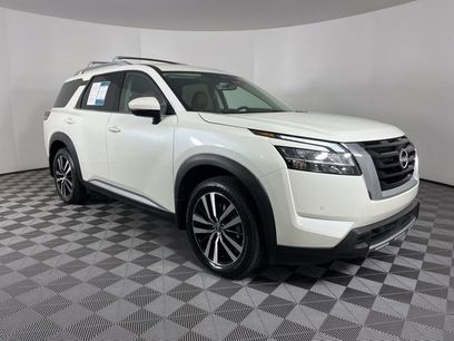 Used 2024 Nissan Pathfinder Platinum w/ Cargo Package