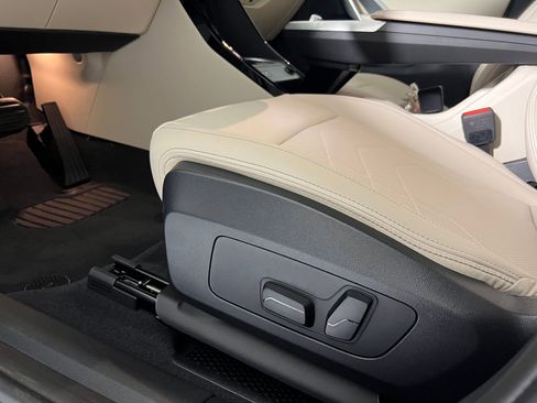 Used 2025 BMW X2 xDrive28i w/ Premium Package image 13